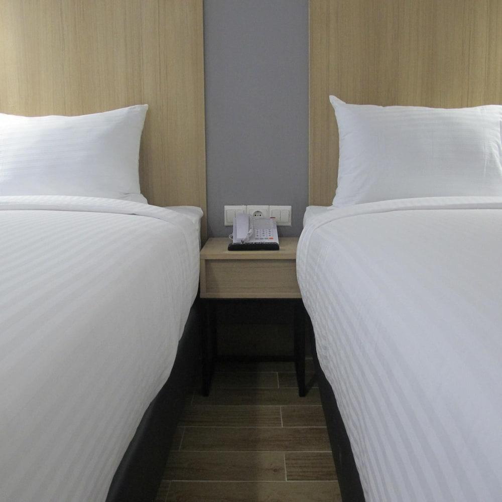 Hotel Citradream Tugu Yogyakarta Buitenkant foto