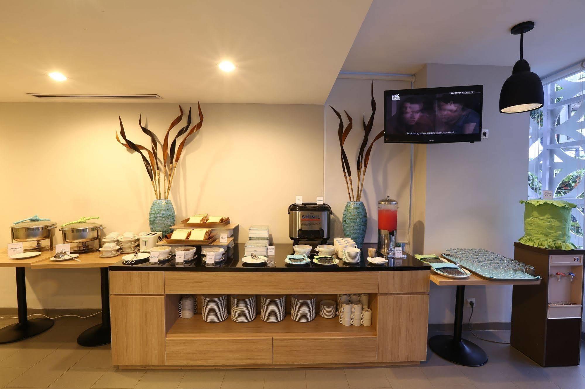 Hotel Citradream Tugu Yogyakarta Buitenkant foto