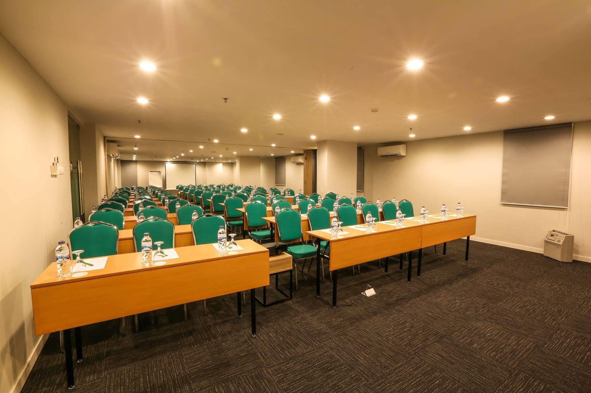 Hotel Citradream Tugu Yogyakarta Buitenkant foto