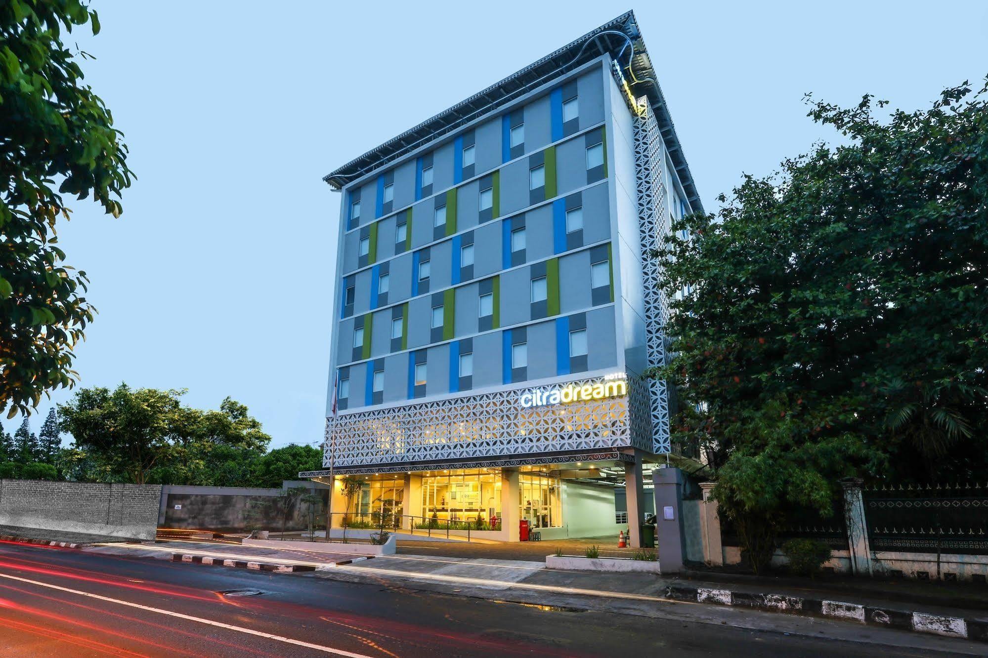 Hotel Citradream Tugu Yogyakarta Buitenkant foto